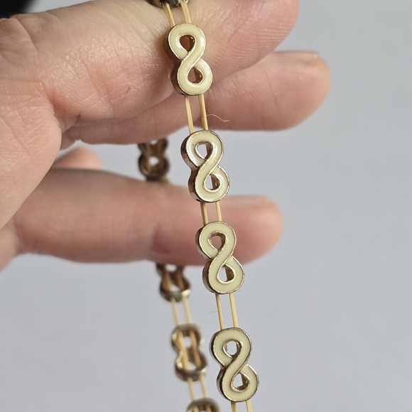 Infinity symbol bracelet stretch cream ivory colored enamel gold tone - Picture 9 of 11